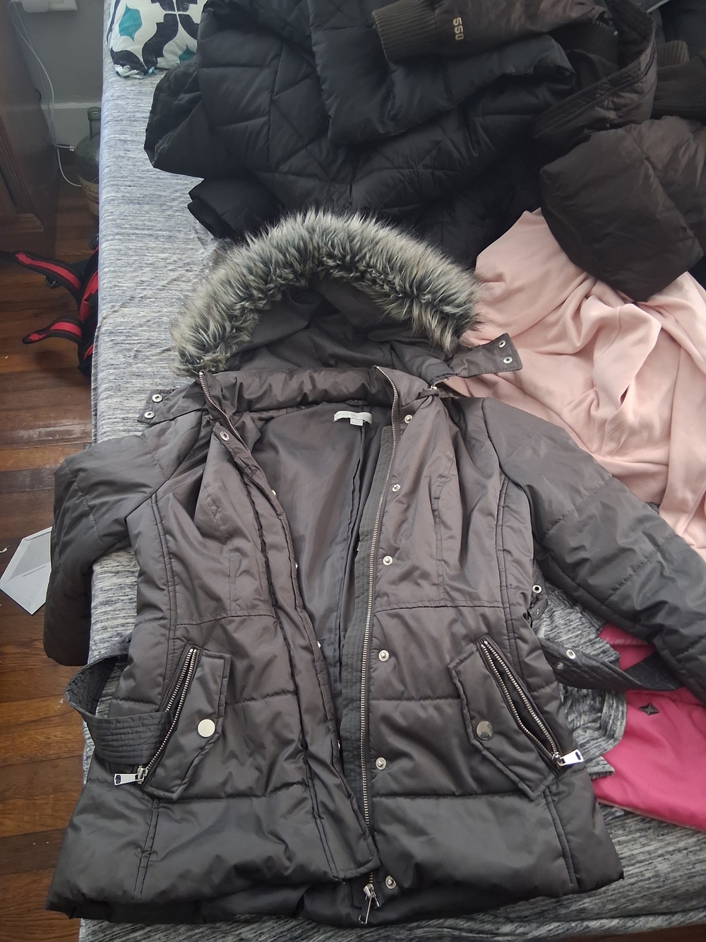 New York & Company Women's Quilted Hooded Puffer Coat with Faux Fur Trim - Gray